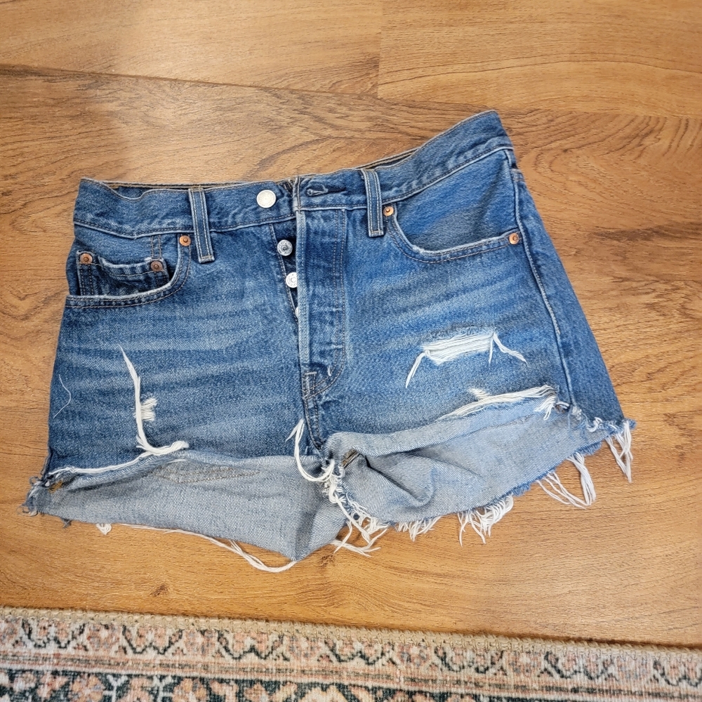 Levis 501 short denim shorts size 27